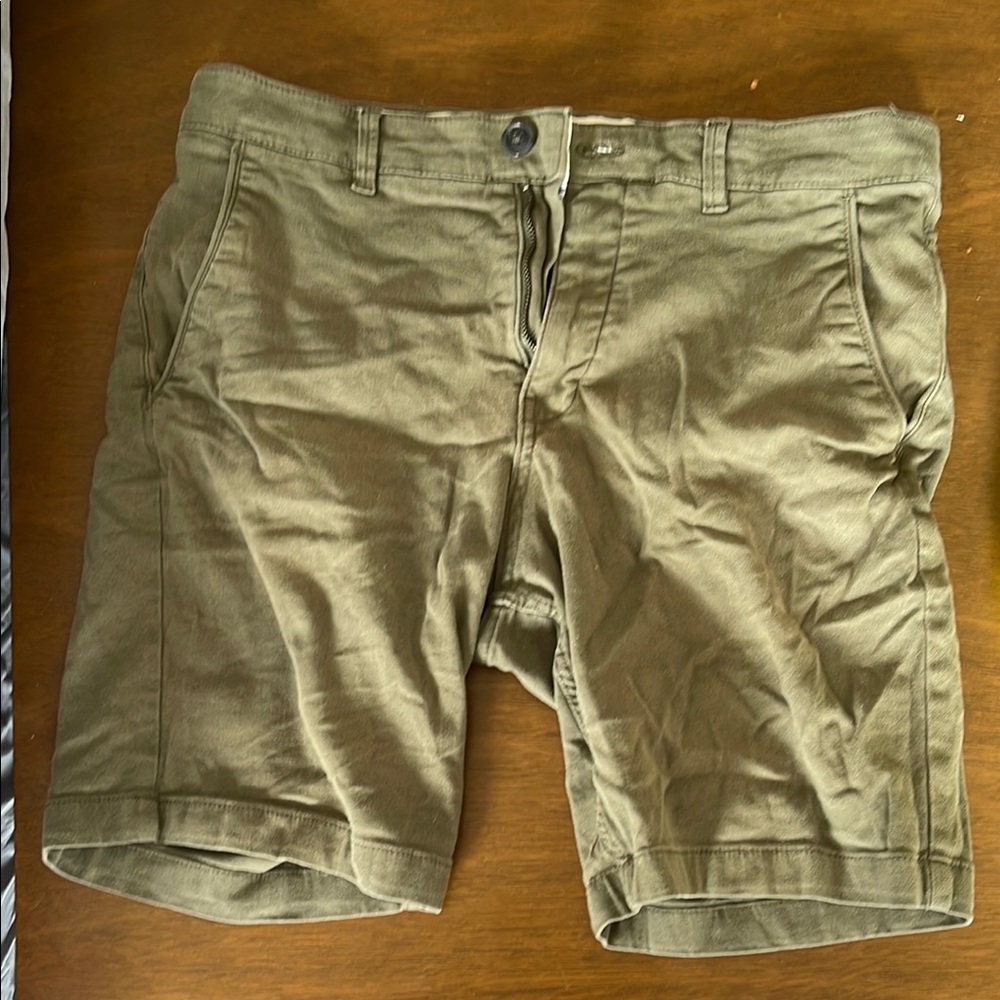 Classic Green Flat Front Shorts for Everyday Wear